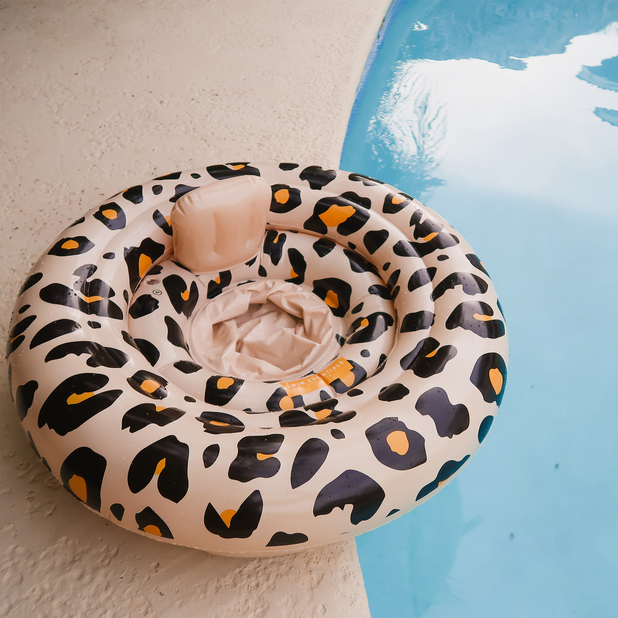 Baby float panterprint