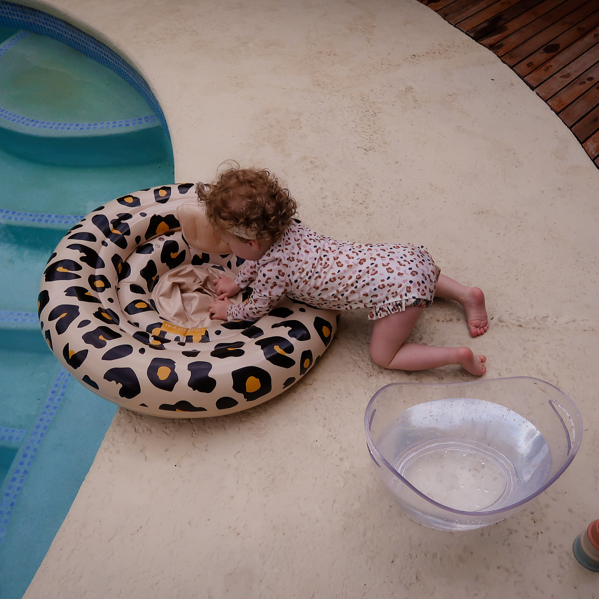 Baby float panterprint